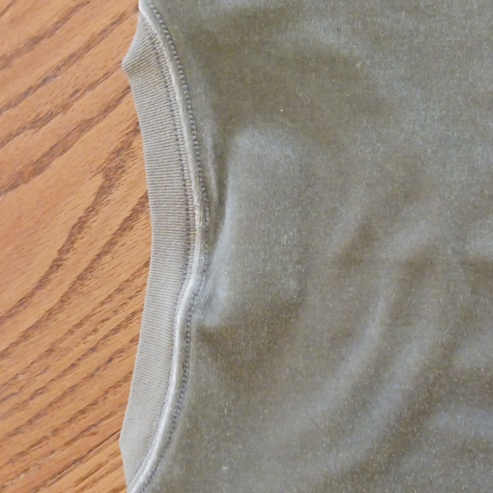 like new, crushed velvet, Pink Tee - Picture 3 of 3